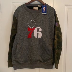 NWTs. NBA 76ers sweatshirt with pockets and camouflage sleeves. Men’s Large.